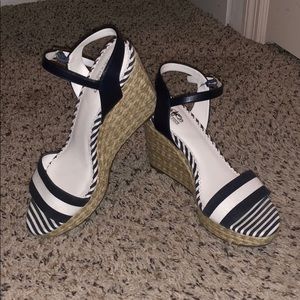 White and blue stripes wedges